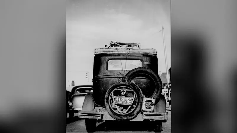Okie car rear view 1941