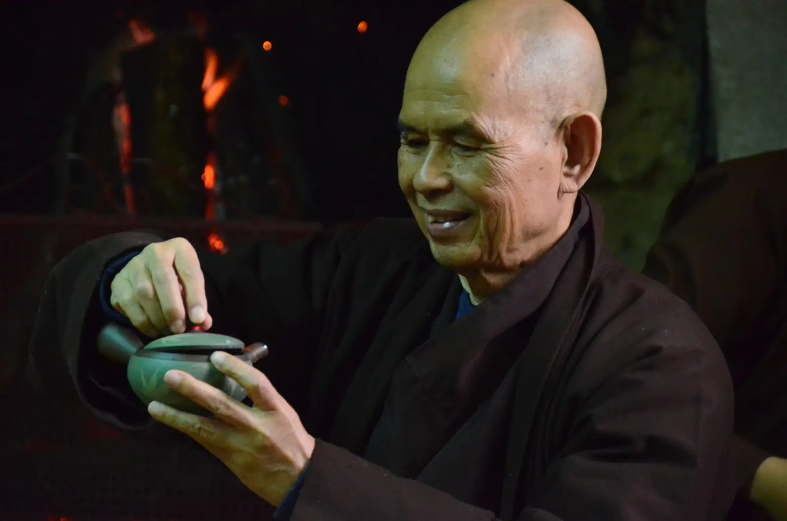 Thich Nhat Hanh: mindfulness as contact with the present moment