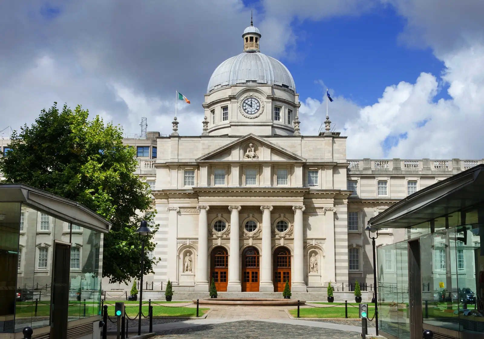 Ireland: €1.28 billion boost for climate and energy